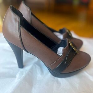 NIB! 4” Platform Pumps / Brown Women’s Size 8